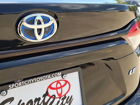 Used 2025 Toyota Corolla LE FWD image 11