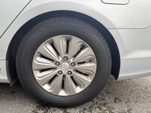 Used 2017 Hyundai Sonata SE image 36