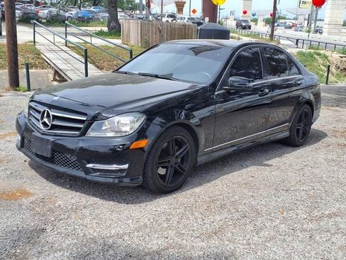 Used 2014 Mercedes-Benz C 250 Luxury image 3