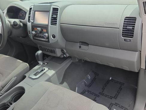 Used 2021 Nissan Frontier SV w/ Midnight Edition Floor Mats RWD image 16