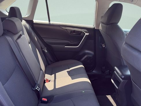Used 2020 Toyota RAV4 LE w/ Carpet Mat Package AWD/4WD image 15
