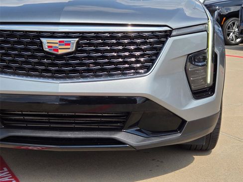 Used 2024 Cadillac XT4 Premium Luxury FWD image 6