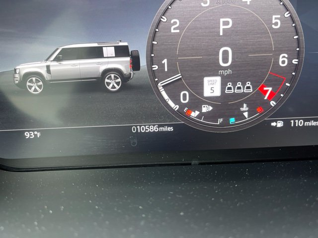 Used 2025 Land Rover Defender 110 X-Dynamic SE AWD/4WD image 7