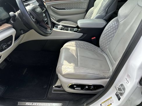 Used 2022 Jeep Grand Cherokee L Summit w/ Advanced Protech Group IV AWD/4WD image 13