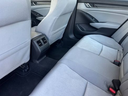 Used 2018 Honda Accord EX image 4