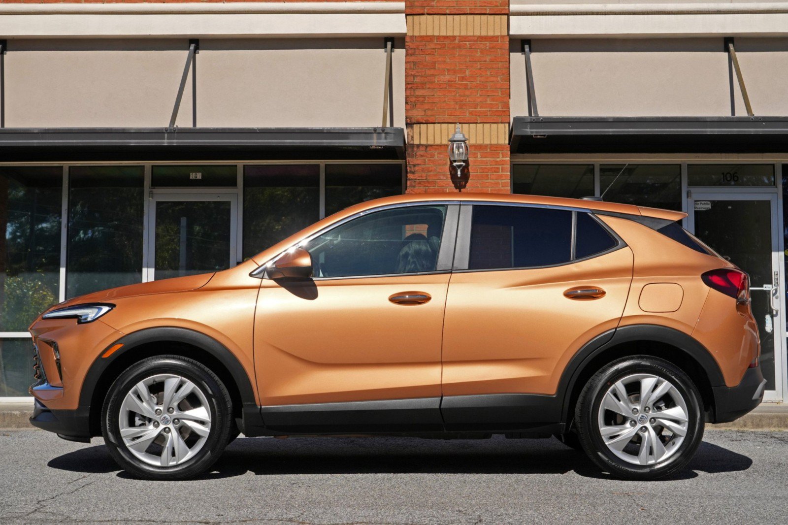 Used 2024 Buick Encore GX Preferred w/ Comfort Package AWD/4WD image 8