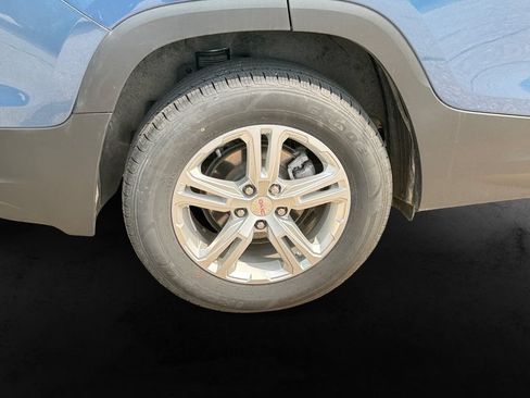 Used 2024 GMC Terrain SLE AWD/4WD image 12