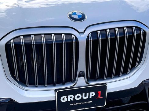 Certified 2024 BMW X7 xDrive40i w/ M Sport Package image 32