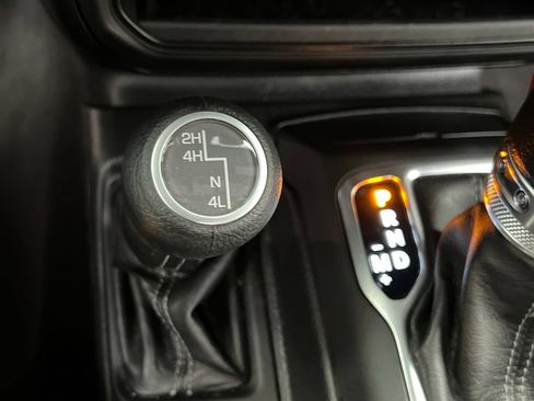 Used 2025 Jeep Wrangler Unlimited Sahara AWD/4WD image 48