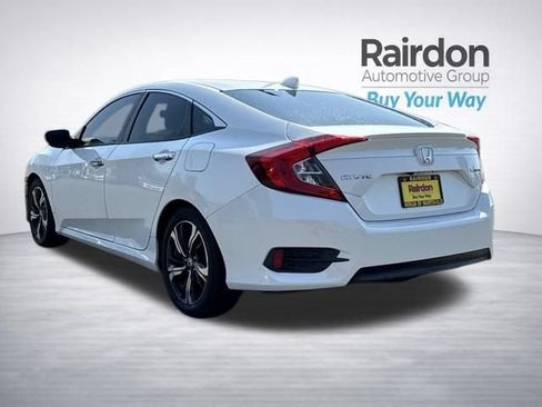 Used 2018 Honda Civic Touring image 5