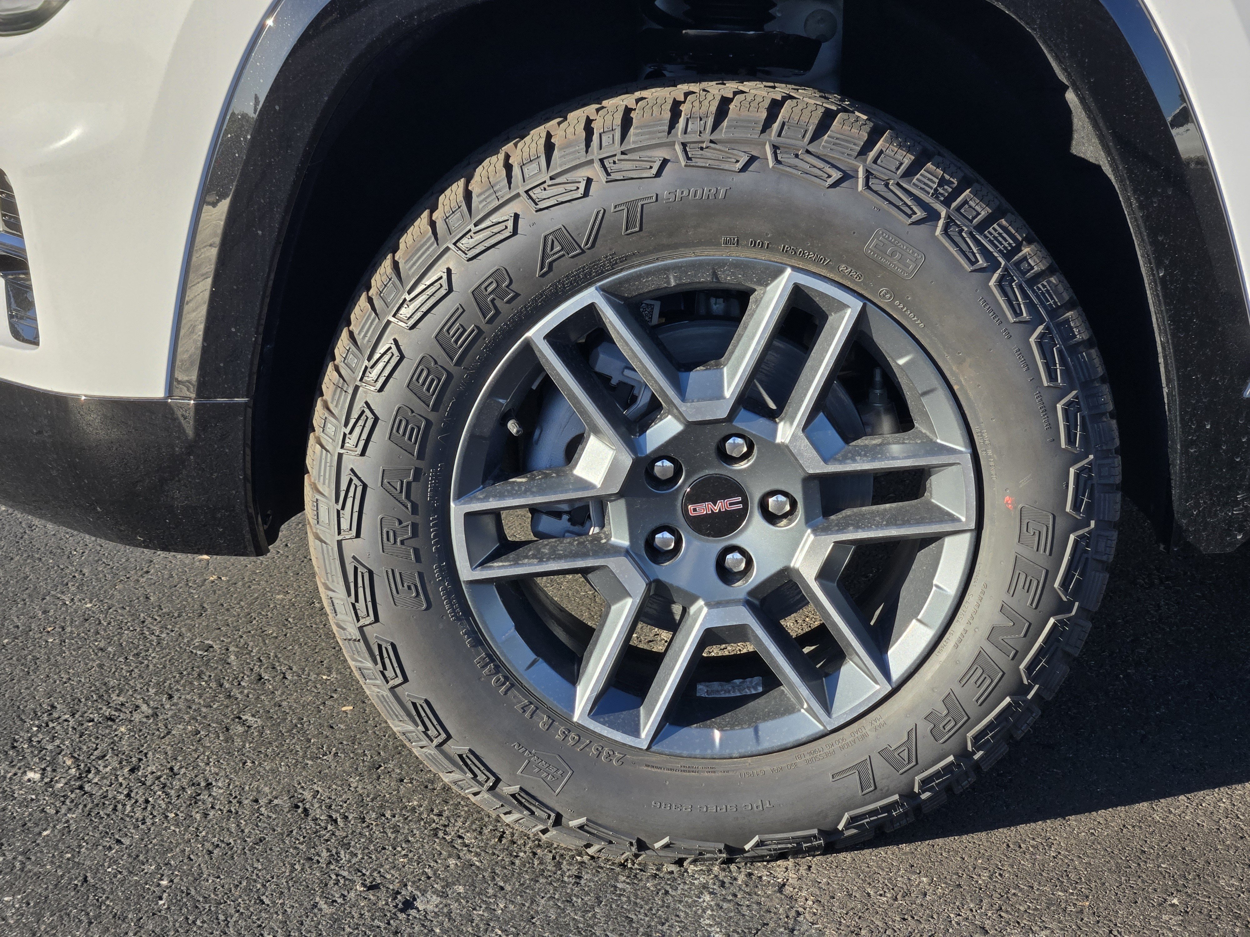 New 2027 GMC Terrain AT4 w/ Convenience Package III AWD/4WD image 9