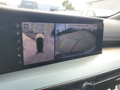 Used 2025 Nissan Murano SL image 30