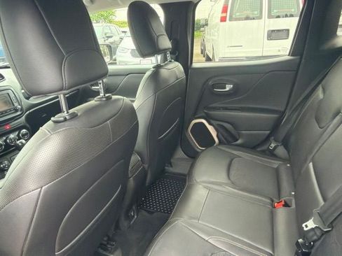 Used 2017 Jeep Renegade Trailhawk AWD/4WD image 26