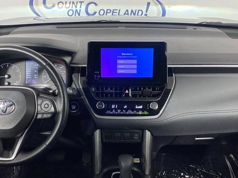 Certified 2023 Toyota Corolla Cross LE image 13