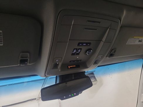 Used 2020 GMC Yukon XL SLT w/ Open Road Package image 17