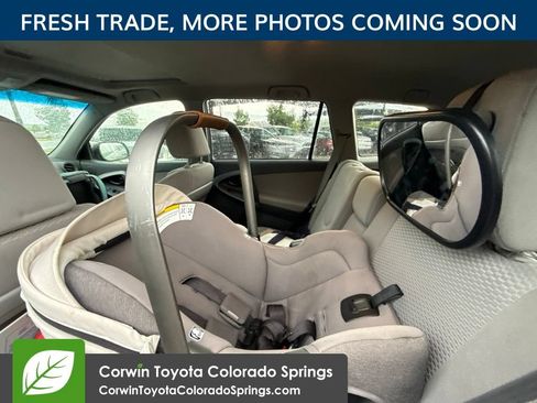 Used 2012 Toyota RAV4 FWD w/ Upgrade Value Pkg image 10