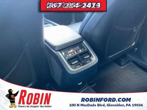 Used 2016 Volvo XC90 T6 Momentum w/ Momentum Plus Package AWD/4WD image 12