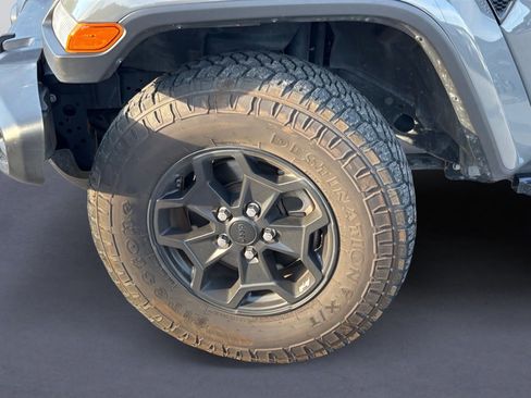 Used 2021 Jeep Gladiator Sport AWD/4WD image 5