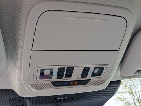 New 2026 Ford Explorer Platinum image 25