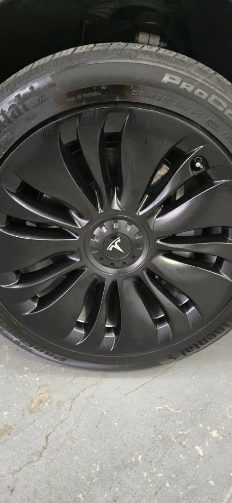 Used 2023 Tesla Model Y AWD image 8