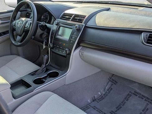 Used 2016 Toyota Camry LE image 19