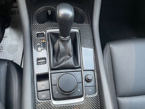 Used 2020 MAZDA MAZDA3 Base image 41