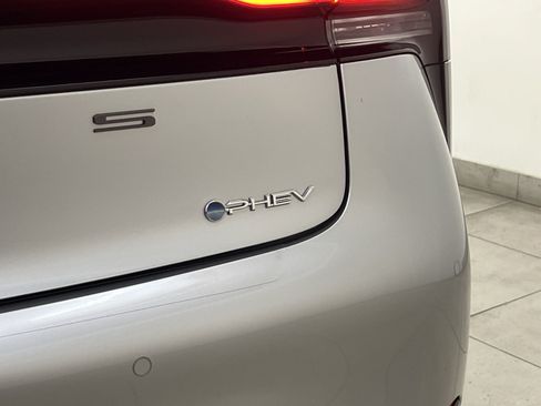 Used 2026 Toyota Prius Plug-In Hybrid FWD image 28