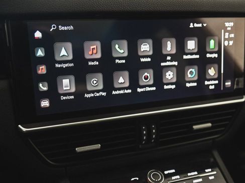 Used 2022 Porsche Cayenne Platinum Edition AWD/4WD image 21