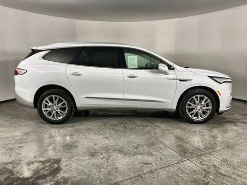 Certified 2022 Buick Enclave Premium w/ Experience Buick Package image 9
