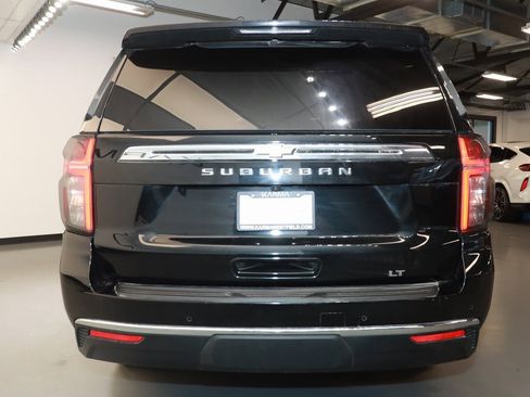 Used 2023 Chevrolet Suburban LT image 6