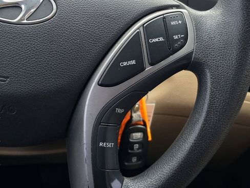 Used 2013 Hyundai Elantra GLS image 11