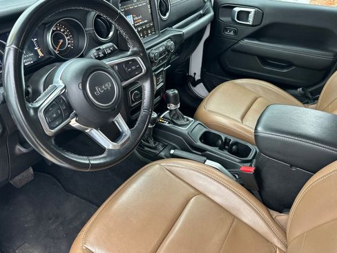 Used 2022 Jeep Wrangler Unlimited Sahara image 10