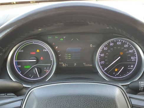 Used 2018 Toyota Camry XLE FWD image 17