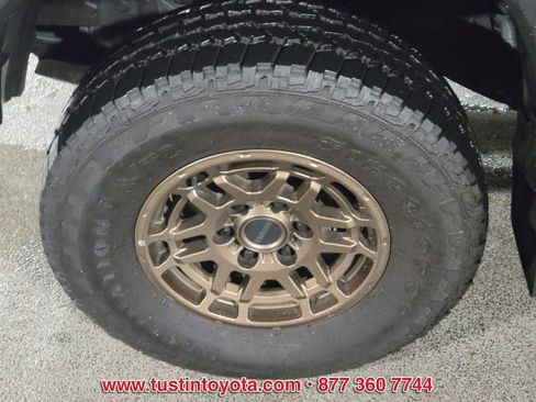 Certified 2023 Toyota Tacoma 4x4 Double Cab image 9