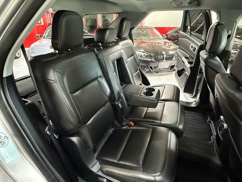 Used 2020 Ford Explorer XLT w/ Equipment Group 202A image 27