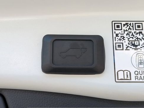 Used 2022 Toyota RAV4 Limited image 15