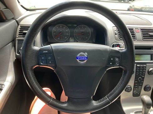 Used 2006 Volvo V50 T5 image 12