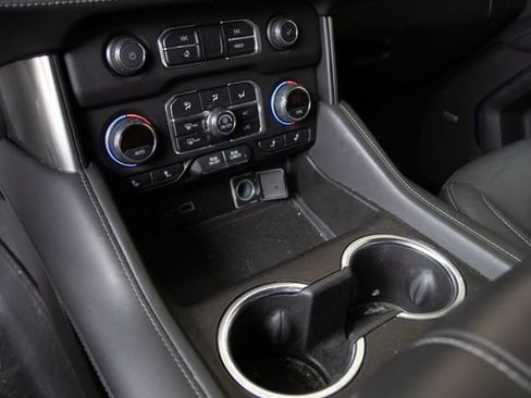 Used 2021 Chevrolet Tahoe Z71 w/ Luxury Package image 20