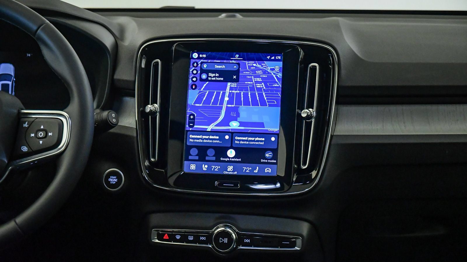 Certified 2026 Volvo XC40 B5 Plus AWD/4WD image 14