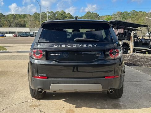 Used 2019 Land Rover Discovery Sport SE image 6