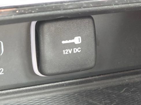 Used 2024 Jeep Grand Cherokee L Laredo image 13