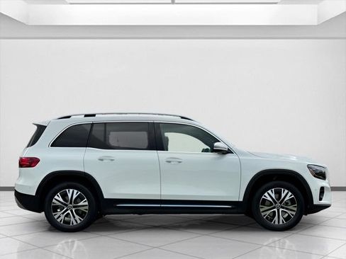 Certified 2025 Mercedes-Benz GLB 250 image 2