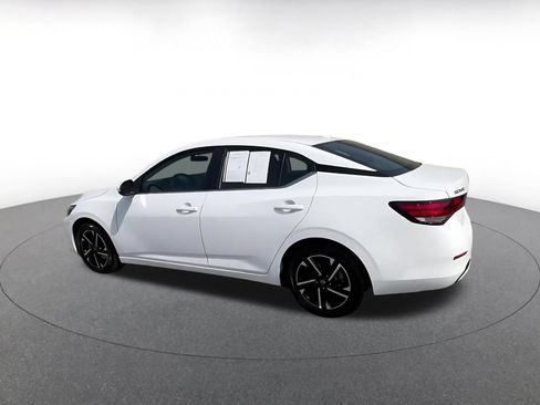 Used 2025 Nissan Sentra SV FWD image 10