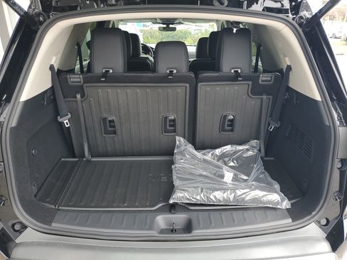 New 2026 Nissan Pathfinder Platinum image 6