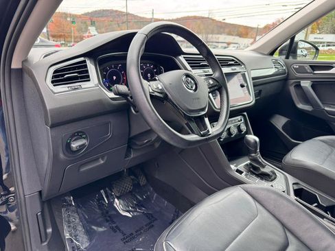 Used 2019 Volkswagen Tiguan SEL Premium image 14