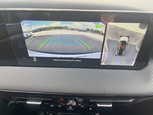 New 2025 Nissan Kicks SR image 32