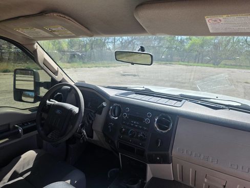 Used 2009 Ford F250 Lariat image 17