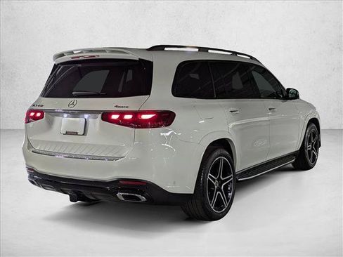 Used 2024 Mercedes-Benz GLS 450 4MATIC image 5