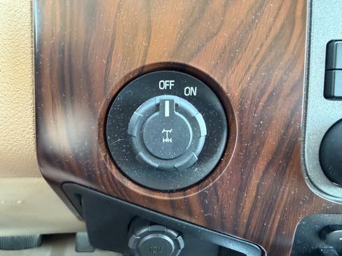 Used 2011 Ford F250 Lariat w/ Lariat Interior Pkg RWD image 21