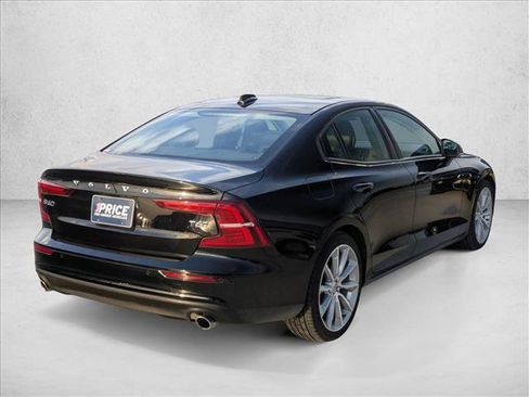 Used 2020 Volvo S60 T6 Momentum w/ Protection Package Premier image 5